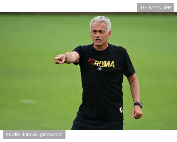 俱乐部引入海外教练团队 优化技战术体系，俱乐部斥巨资请来了知名教练前来指导,可还是先后语